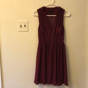 Wine-red sleeveless dress